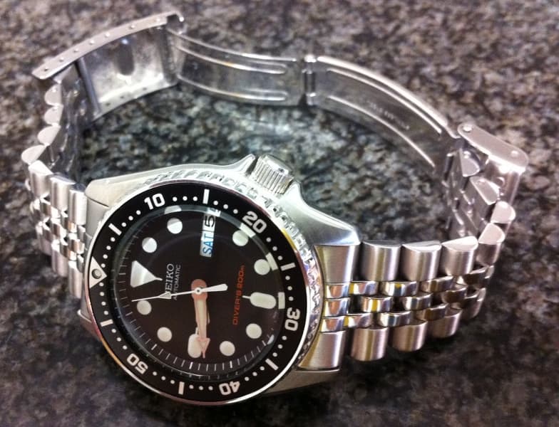 Seiko SKX013 — Mid-Size 200m Diver
